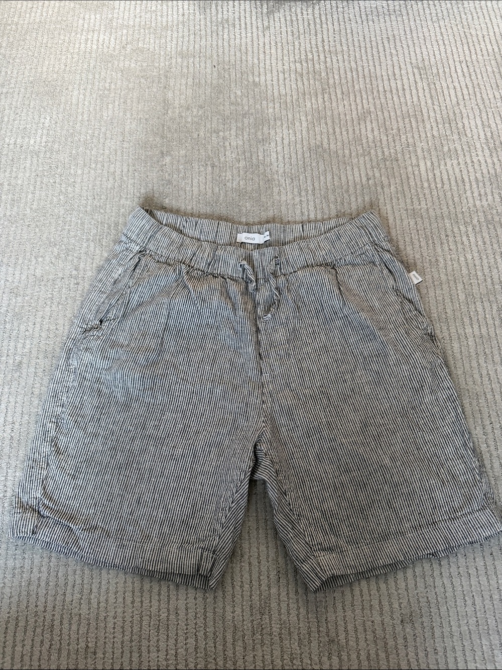 Casual Men's Seersucker Striped Shorts - Neutral Stripe